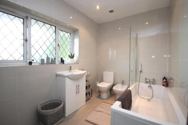 En-Suite Bathroom