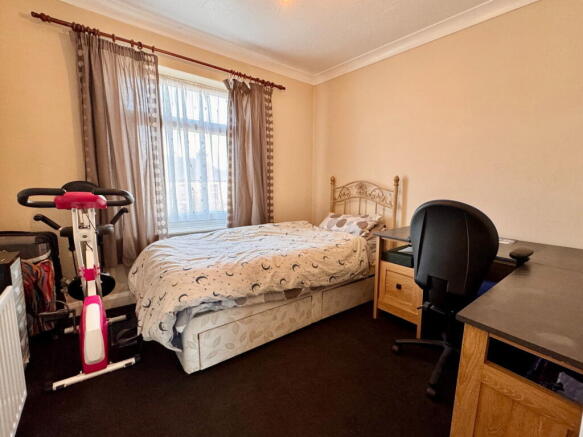 3 bed Semi-Detached for sale Image 9