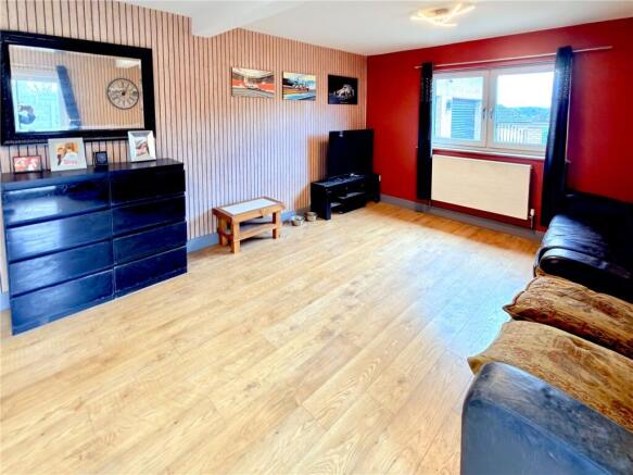 4 bed Bungalow for sale Image 8