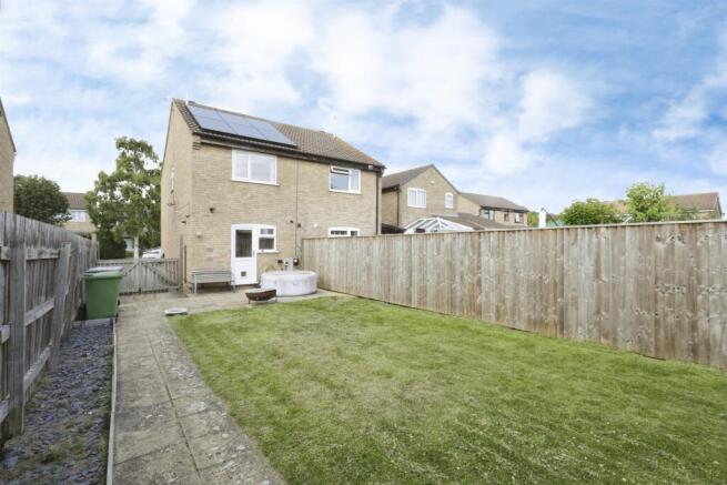 2 bed Semi-Detached for sale Image 11