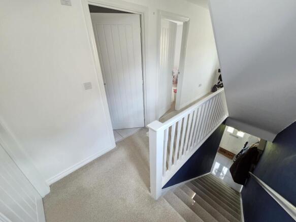 3 bed Semi-Detached for sale Image 7