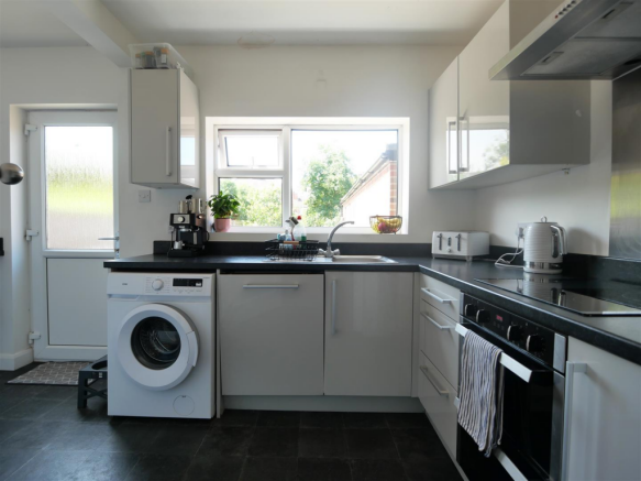 3 bed Semi-Detached for sale Image 5