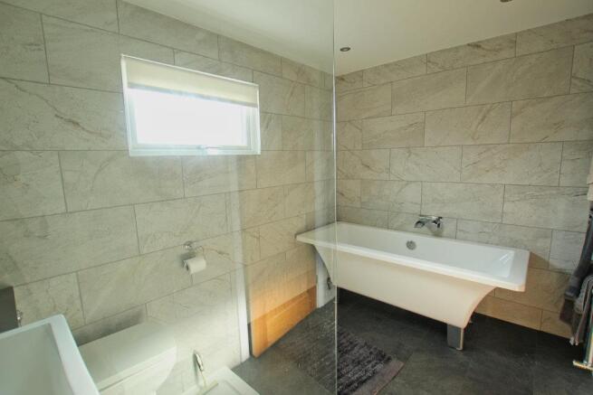 BATHROOM/W.C.