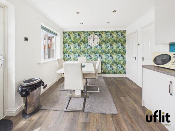 3 bed Semi-Detached for sale Image 8