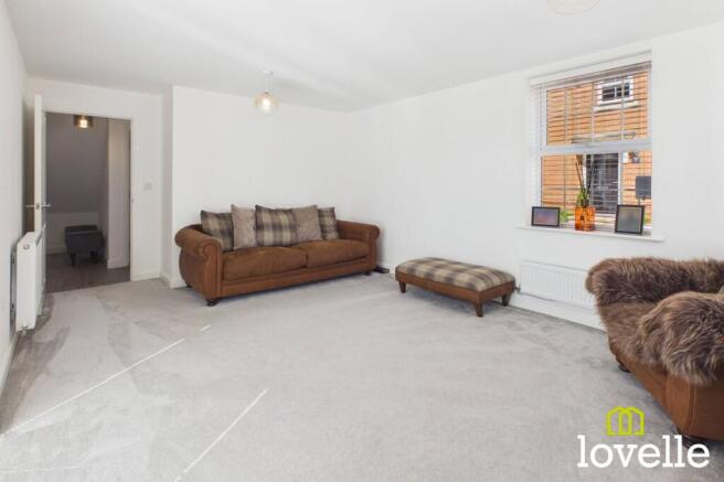 4 bed Detached for sale Image 8