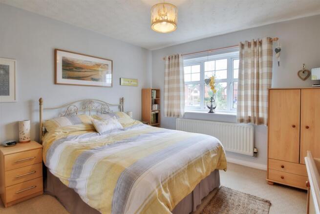 Master Bedroom (1)