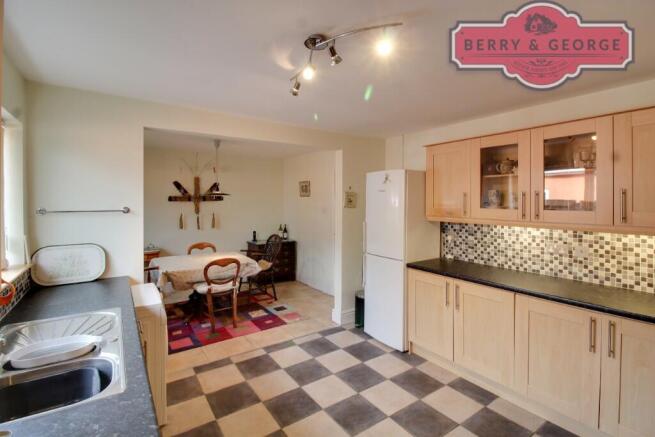 KITCHEN / DINER