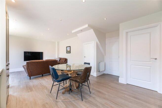4 bed Detached for sale Image 8
