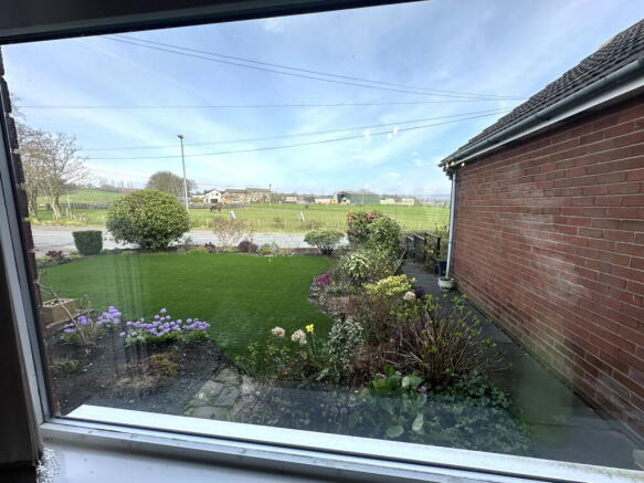 2 bed Semi-Detached Bungalow for sale Image 6