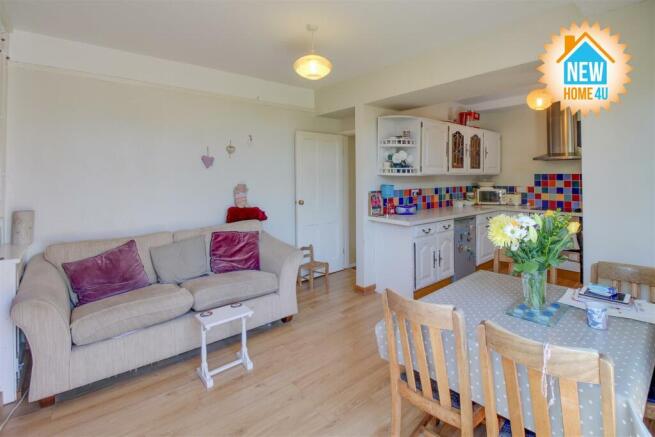 KITCHEN / DINING / DAY ROOM: