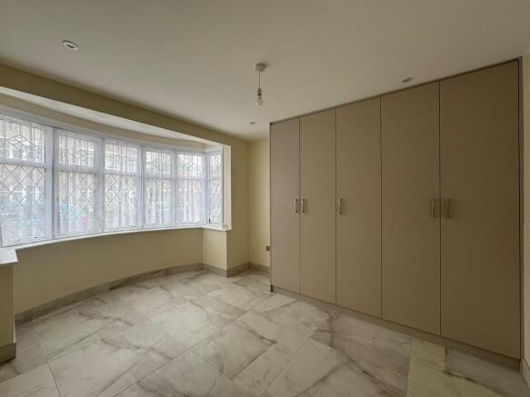 3 Carlyon Close, ...