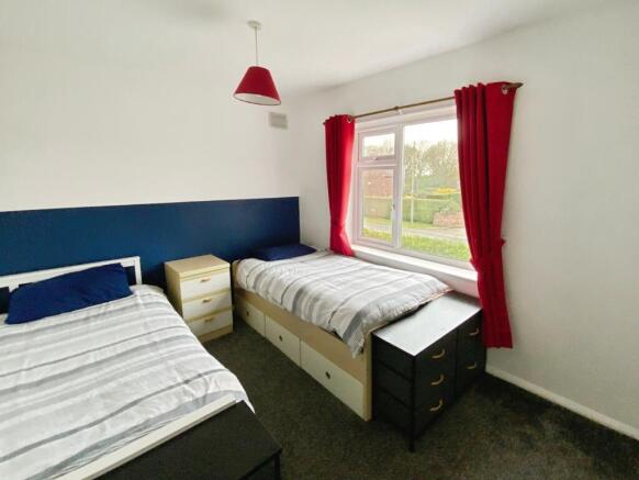4 bed Detached for sale Image 11