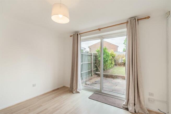 8561416-interior01.jpg