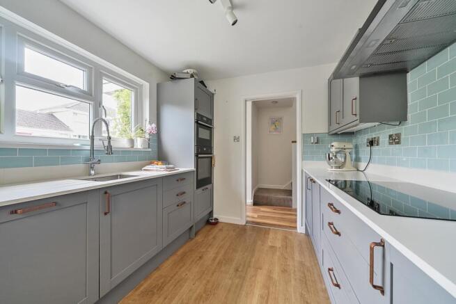 1327783-12-6880de10cbdda