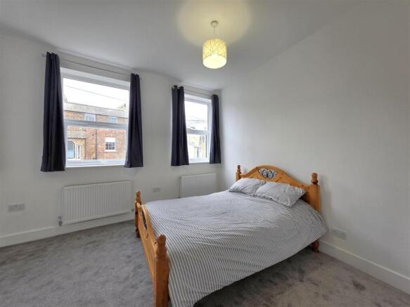 1 bed Maisonette to rent Image 9