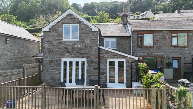 01873 564424