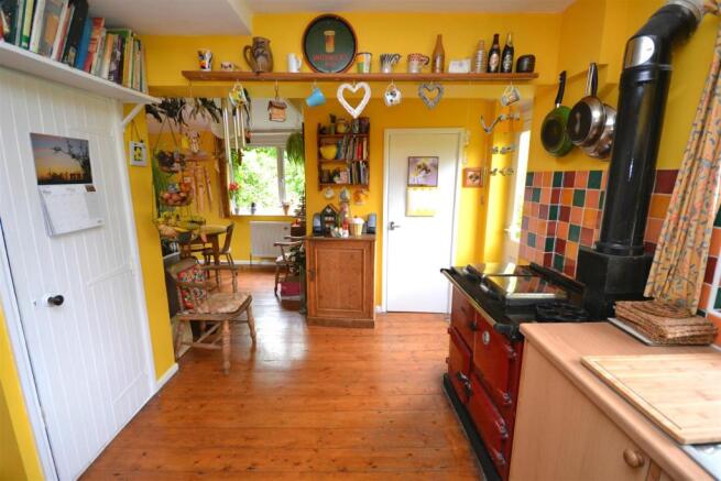 Kitchen 1 a.jpg