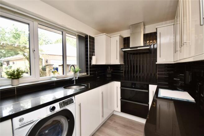 4 bed Semi-Detached for sale Image 7