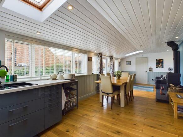 Kitchen dining area