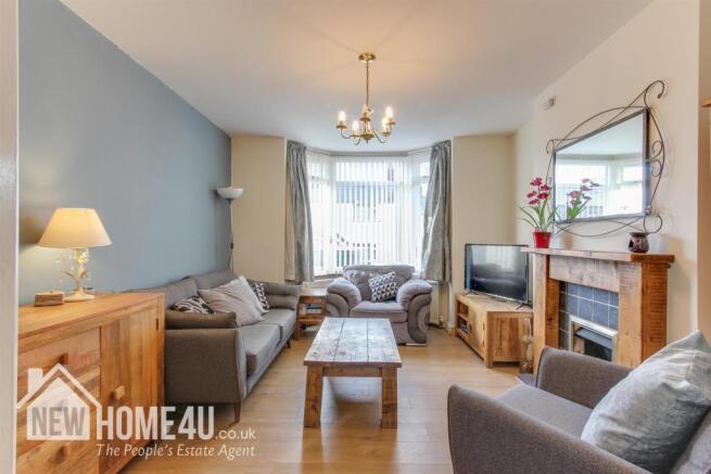 LOUNGE: