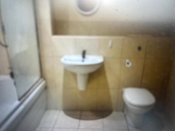 2 bed Flat for sale Image 5