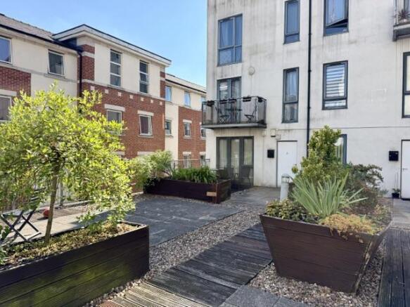 2 bed Flat to rent Image 7