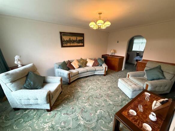 4 bed Detached for sale Image 4