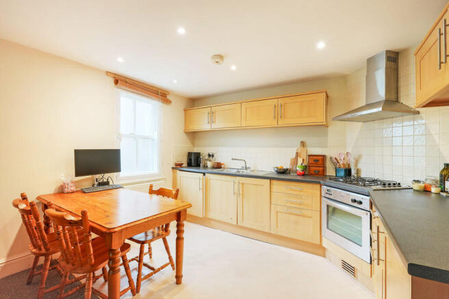 1 bed Apartment to rent Image 11