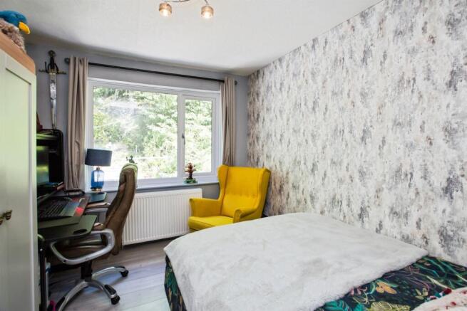 3 bed Semi-Detached for sale Image 6