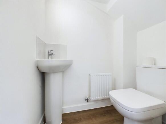 2 bed End of Terrace to rent Image 8
