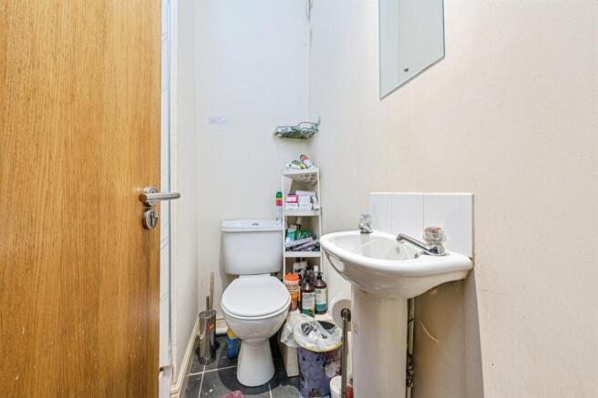 3 bed Terraced for sale Image 9