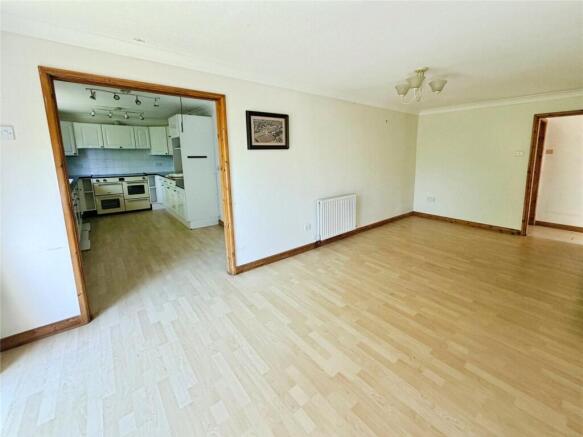 3 bed Bungalow for sale Image 11