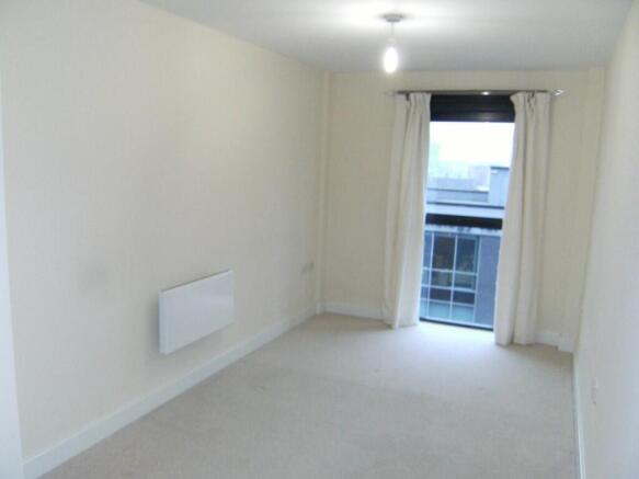 1 bed Flat to rent Image 4
