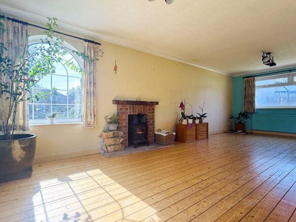 4 bed Detached for sale Image 6