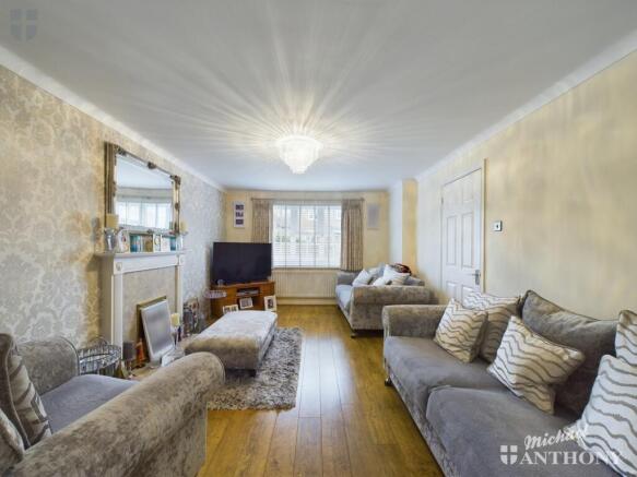 CAM03218G0-PR0032-STILL010