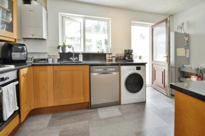 Kitchen (alternate view)