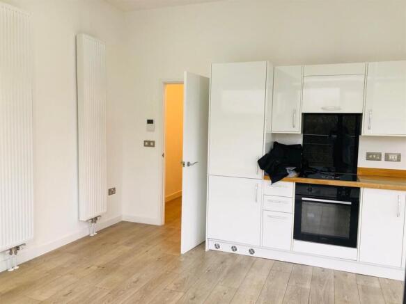 2 Bed two bath flat to rent in Harlow, Maxwellprop