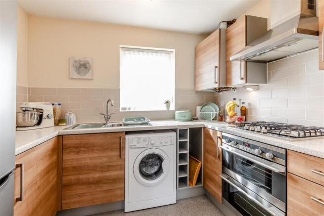 Kittwake Drive, Portishead Kitchen 2.jpg