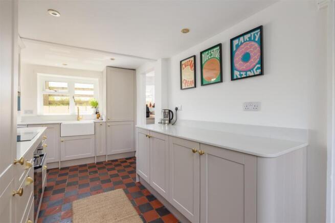 4 bed Cottage for sale Image 6