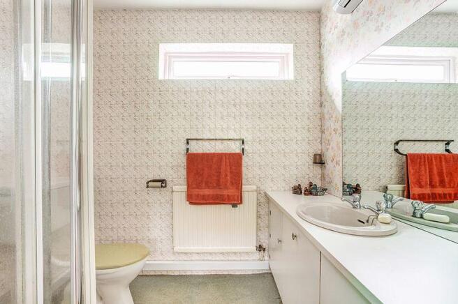 EN SUITE