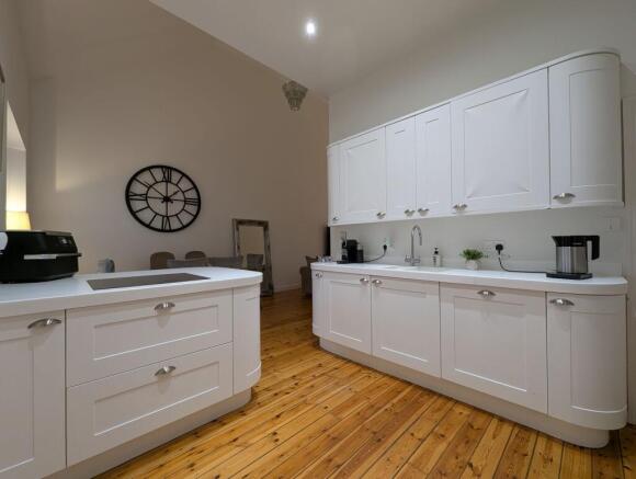 Lounge/Dining Area & Kitchen