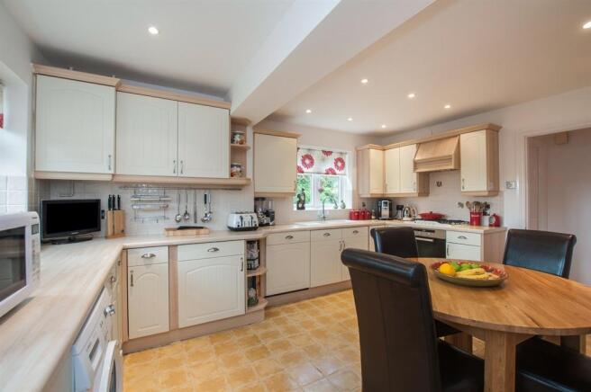 Kitchen / Breakfast Room