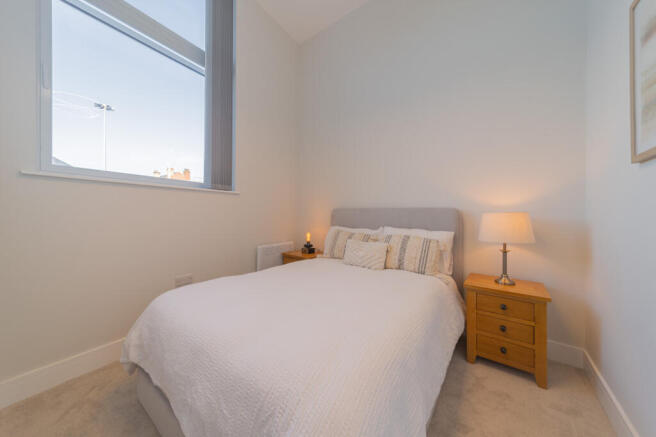 1 bed Apartment to rent Image 9