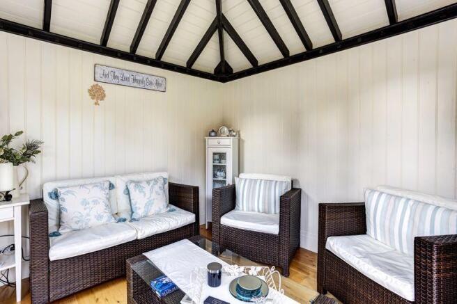 SUMMERHOUSE
