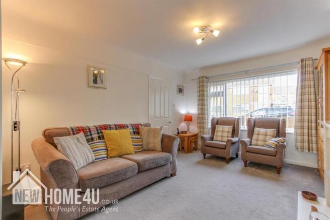 LOUNGE: