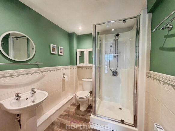 2 bed Flat to rent Image 12