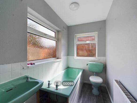 2 bed Terraced to rent Image 5