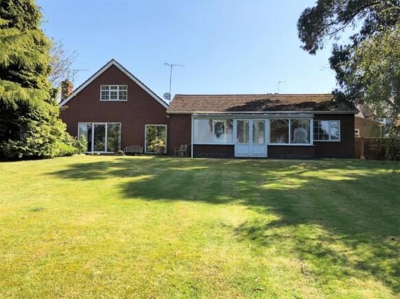 Garden looking onto rear elevation.jpg