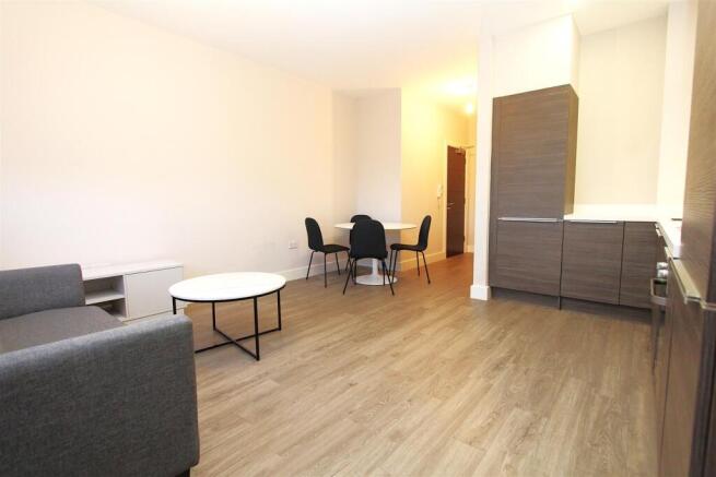 1 bed Flat to rent Image 4