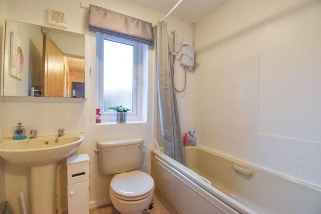 3 bed Terraced for sale Image 8